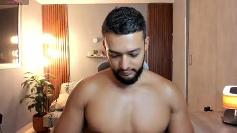 Calix  Independient model Insta and twt Calixsnake online show from May 19, 1:56 am