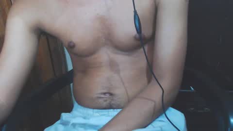 Snapshot of j_castello chatting on January 7, 12:13 am J online show from January 7, 12:13 am