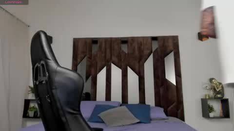 J King online show from April 21, 2:51 am