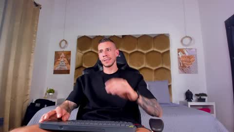 J King online show from May 25, 8:48 pm