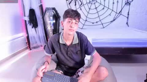 Snapshot of j_martony chatting on October 2, 3:16 pm j_martony online show from October 2, 3:16 pm