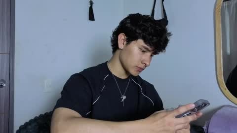 Noah online show from April 8, 10:40 pm