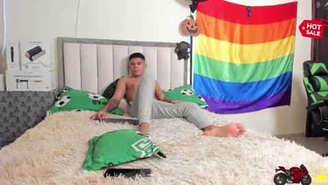 Snapshot of jack_castell chatting on October 24, 11:12 am JACK CASTELL online show from October 24, 11:12 am