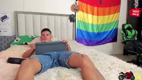 Snapshot of jack_castell chatting on October 25, 11:23 am JACK CASTELL online show from October 25, 11:23 am