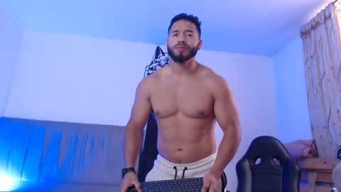 Snapshot of jack_master_muscle chatting on February 12, 5:48 pm jack and leah online show from February 12, 5:48 pm