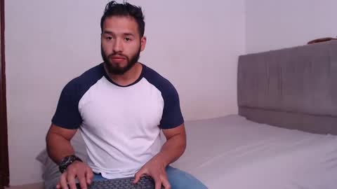 Snapshot of jack_master_muscle chatting on February 25, 6:20 pm jack and leah online show from February 25, 6:20 pm