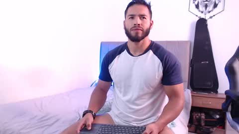 Snapshot of jack_master_muscle chatting on February 18, 6:39 pm jack and leah online show from February 18, 6:39 pm