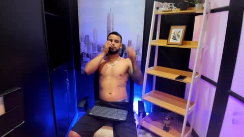 Snapshot of jackblanco_ chatting on January 15, 2:49 am Jack White online show from January 15, 2:49 am