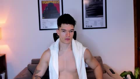 Snapshot of jackboy_2000 chatting on September 25, 11:20 am Jack J online show from September 25, 11:20 am