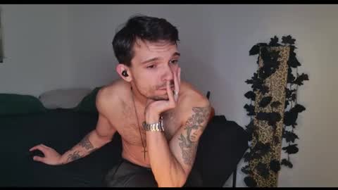 Snapshot of jackdesfeux chatting on October 4, 1:43 am Jack online show from October 4, 1:43 am