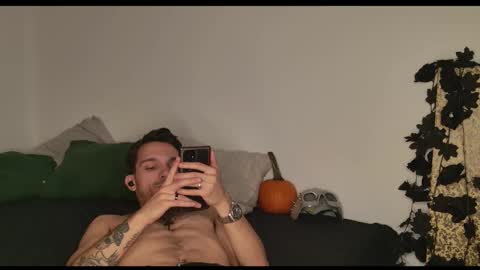 Snapshot of jackdesfeux chatting on October 2, 1:31 am Jack online show from October 2, 1:31 am