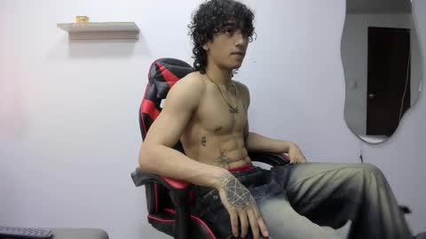 Snapshot of jackestaylor chatting on October 25, 5:42 am Jackes Taylor online show from October 25, 5:42 am