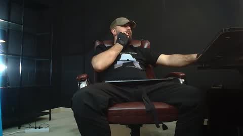 Snapshot of jackethann chatting on December 21, 6:19 am JackEthan online show from December 21, 6:19 am