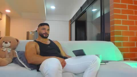 Jackson Wayne online show from April 18, 11:26 pm