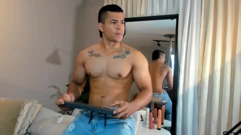 Snapshot of jacksonbell9 chatting on March 5, 12:33 pm Jackson Bell online show from March 5, 12:33 pm