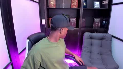 Snapshot of jacksonmuller_ chatting on October 27, 1:02 pm Jackson online show from October 27, 1:02 pm