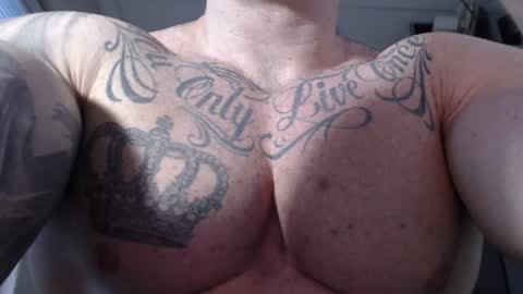 Snapshot of jackyhuge chatting on December 15, 10:07 am Jacky online show from December 15, 10:07 am