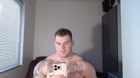 Snapshot of jackyhuge chatting on January 4, 9:43 am Jacky online show from January 4, 9:43 am