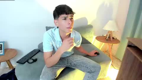 jacob_colliins online show from June 15, 3:42 am