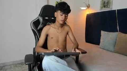 jacob_cum23 online show from June 12, 5:22 pm