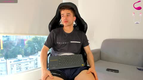 JACOB FERRER online show from March 13, 9:32 pm