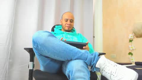 Snapshot of jacob_lewitt chatting on March 5, 8:23 pm Jacob online show from March 5, 8:23 pm