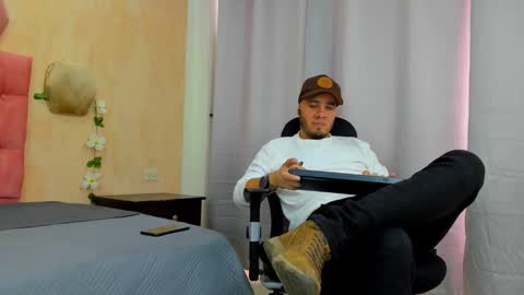 Snapshot of jacob_lewitt chatting on February 7, 7:49 pm Jacob online show from February 7, 7:49 pm