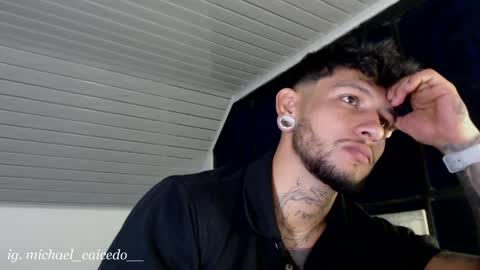 Michael Caicedo online show from May 14, 4:32 am