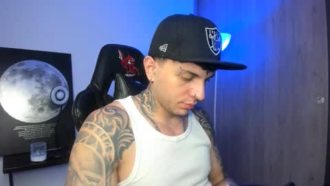 jacobb116 online show from December 15, 1:02 am