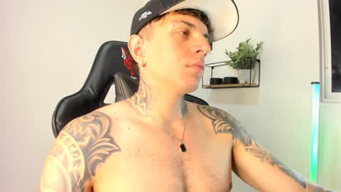Snapshot of jacobb116 chatting on February 6, 2:22 am jacobb116 online show from February 6, 2:22 am