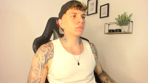 Snapshot of jacobb116 chatting on February 20, 2:51 am jacobb116 online show from February 20, 2:51 am