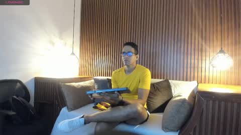 Snapshot of jacobdraven chatting on October 14, 2:51 am jacobdraven online show from October 14, 2:51 am