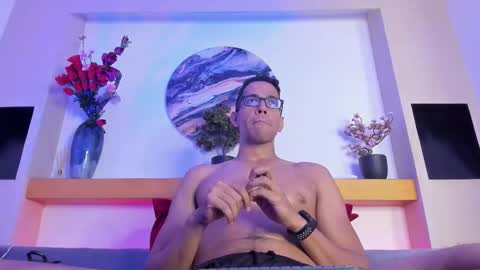 Snapshot of jacobdraven chatting on October 3, 5:01 am jacobdraven online show from October 3, 5:01 am