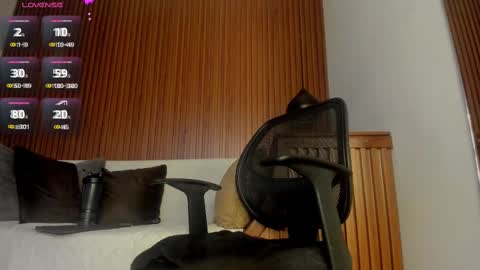 Snapshot of jacobdraven chatting on October 12, 4:50 am jacobdraven online show from October 12, 4:50 am