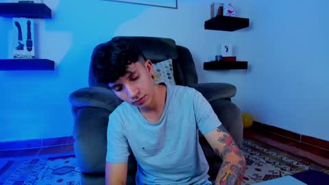 Snapshot of jacobo__parker21 chatting on January 8, 10:37 pm jacobo parker online show from January 8, 10:37 pm