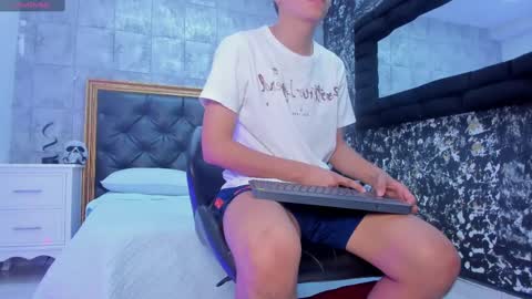 Snapshot of jacobrobeerts chatting on January 27, 4:09 am Jacob online show from January 27, 4:09 am