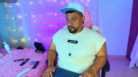 Snapshot of jacoob_woods chatting on February 28, 7:56 pm daddy sir master bear online show from February 28, 7:56 pm