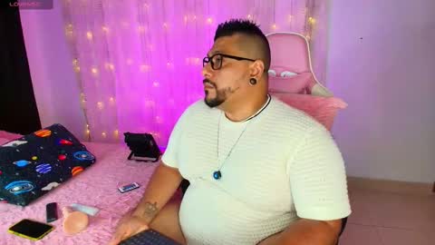 Snapshot of jacoob_woods chatting on March 4, 2:17 am daddy sir master bear online show from March 4, 2:17 am