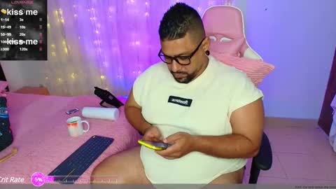 Snapshot of jacoob_woods chatting on February 18, 2:05 am daddy sir master bear online show from February 18, 2:05 am