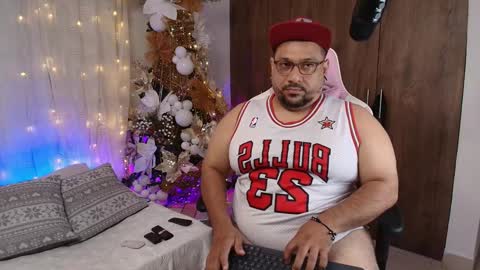 Snapshot of jacoob_woods chatting on December 2, 3:01 pm daddy sir master bear online show from December 2, 3:01 pm