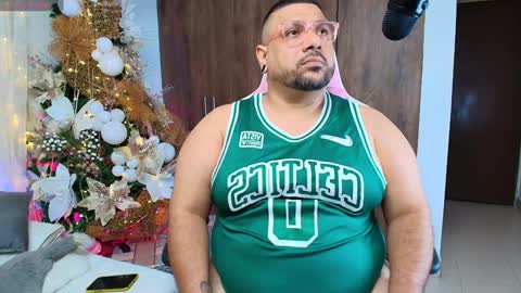 Snapshot of jacoob_woods chatting on December 15, 8:19 am daddy sir master bear online show from December 15, 8:19 am