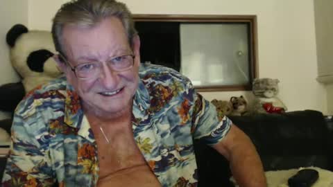 Snapshot of jacques_de_france chatting on December 29, 5:10 am Jacques online show from December 29, 5:10 am