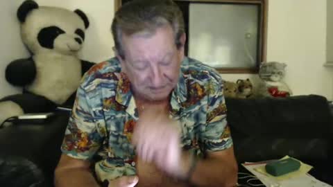 Snapshot of jacques_de_france chatting on January 15, 5:08 am Jacques online show from January 15, 5:08 am