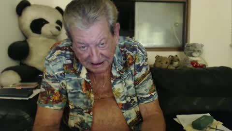 Snapshot of jacques_de_france chatting on February 16, 4:42 am Jacques online show from February 16, 4:42 am