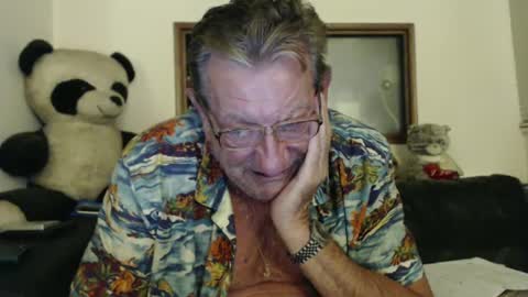Snapshot of jacques_de_france chatting on December 23, 5:39 am Jacques online show from December 23, 5:39 am