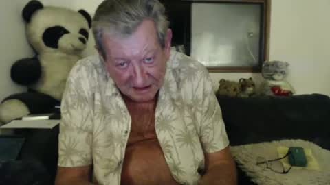 Snapshot of jacques_de_france chatting on February 21, 4:51 am Jacques online show from February 21, 4:51 am
