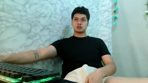 jade_halo online show from April 19, 12:43 am