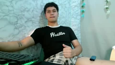 jade_halo online show from April 19, 6:10 pm