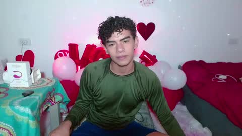 Snapshot of jaedasky_ chatting on February 16, 12:43 am javi15 online show from February 16, 12:43 am