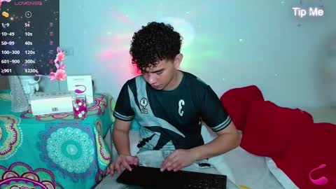 Snapshot of jaedasky_ chatting on January 21, 6:23 am javi15 online show from January 21, 6:23 am